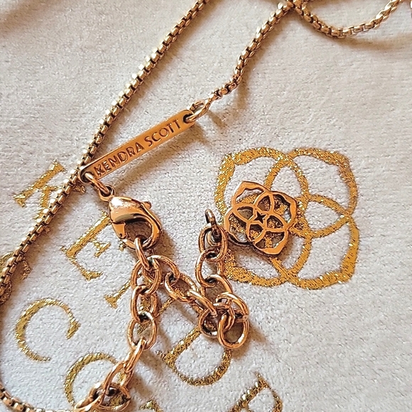 Kendra Scott Annika rose gold mother of pearl necklace - Picture 3 of 4